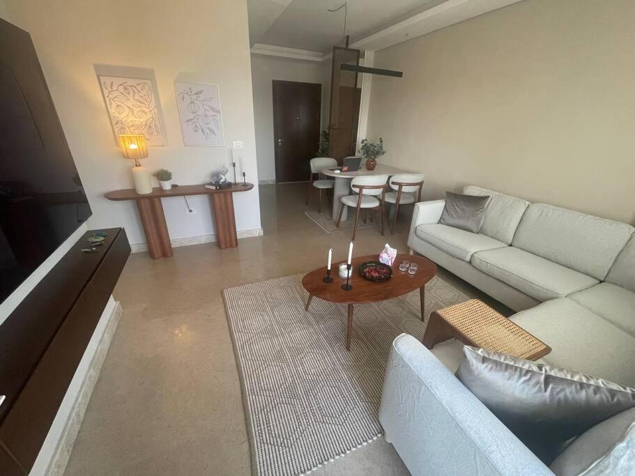 Zed Chic & Cozy Retreat In Heart Of Sheikh Zayed Apartamento Sheikh Zayed City Exterior foto